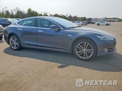Czwarte zdjęcie samochodu z boku: 2014 TESLA MODEL S VIN:5YJSA1H18EFP51851 - miniatura