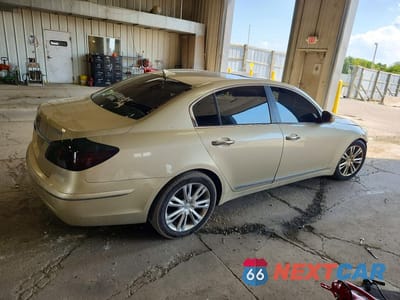 Trzecie zdjęcie samochodu z tyłu: 2011 HYUNDAI GENESIS 4.6L VIN:KMHGC4DF2BU129134 - miniatura