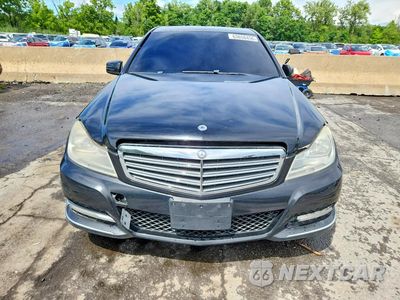 Piąte zdjęcie samochodu w środku: 2013 MERCEDES-BENZ C 300 4MATIC VIN:WDDGF8AB4DR264132 - miniatura