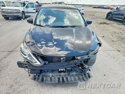 Piąte zdjęcie samochodu w środku: 2018 NISSAN SENTRA SV VIN:3N1AB7AP3JL653061 - miniatura