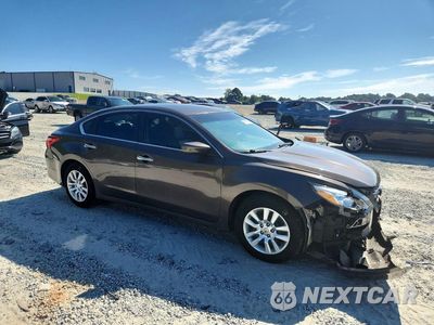 Czwarte zdjęcie samochodu z boku: 2016 NISSAN ALTIMA 2.5 S VIN:1N4AL3AP8GC212281 - miniatura