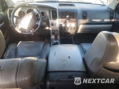 Zdjęcie 8 z 13 samochodu: 2010 TOYOTA TUNDRA DOUBLE CAB LIMITED VIN:5TFBY5F16AX124121 - miniatura