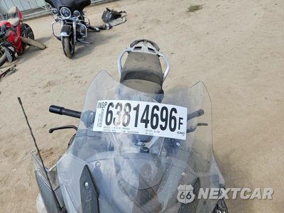 Piąte zdjęcie samochodu w środku: 2015 BMW R1200 RT VIN:WB10A1308FZ191814 - miniatura