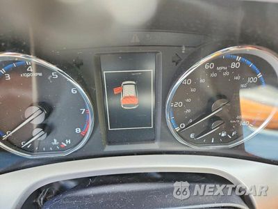 Zdjęcie 9 z 13 samochodu: 2018 TOYOTA RAV4 LIMITED VIN:JTMDFREV3JJ722230 - miniatura