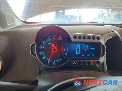 Zdjęcie 9 z 12 samochodu: 2015 CHEVROLET SONIC LT VIN:1G1JC6SHXF4125065 - miniatura