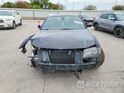 Piąte zdjęcie samochodu w środku: 2019 CHRYSLER 300 S VIN:2C3CCABG4KH697891 - miniatura