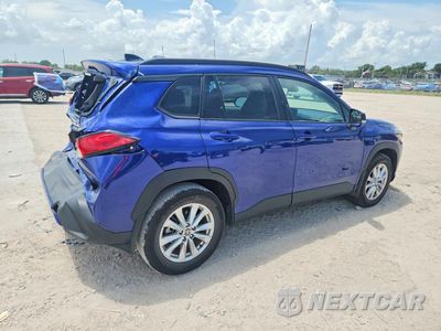 Trzecie zdjęcie samochodu z tyłu: 2025 TOYOTA COROLLA CROSS LE VIN:7MUBAAAG1SV130513 - miniatura