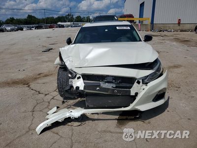Piąte zdjęcie samochodu w środku: 2019 NISSAN ALTIMA SR VIN:1N4AL4CV6KC224987 - miniatura