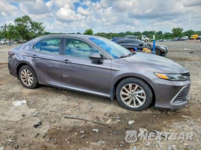Czwarte zdjęcie samochodu z boku: 2023 TOYOTA CAMRY LE VIN:4T1C11BKXPU094255 - miniatura