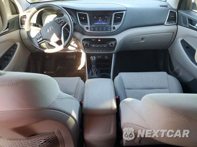 Zdjęcie 8 z 13 samochodu: 2017 HYUNDAI TUCSON SE VIN:KM8J3CA46HU550995 - miniatura