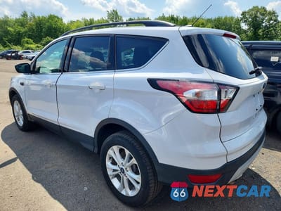 Drugie zdjęcie samochodu z przodu: 2018 FORD ESCAPE SE VIN:1FMCU9GD7JUD06312 - miniatura