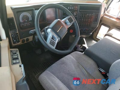 Zdjęcie 8 z 13 samochodu: 2019 MACK ANTHEM VIN:1M1AN4AY5KM001352 - miniatura