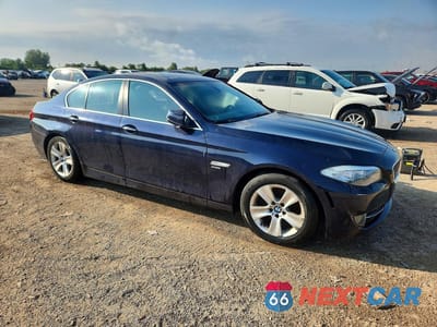 Czwarte zdjęcie samochodu z boku: 2012 BMW 528 XI VIN:WBAXH5C54CDW08318 - miniatura