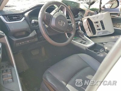 Zdjęcie 8 z 13 samochodu: 2024 TOYOTA RAV4 XLE PREMIUM VIN:2T3A1RFV9RW434838 - miniatura