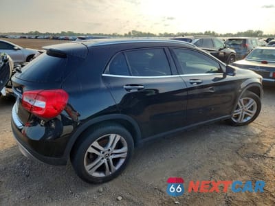Trzecie zdjęcie samochodu z tyłu: 2019 MERCEDES-BENZ GLA 250 4MATIC VIN:WDCTG4GB7KJ600206 - miniatura