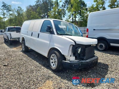 Czwarte zdjęcie samochodu z boku: 2013 CHEVROLET EXPRESS 1500 CARGO DELIVERY VAN VIN:1GCSGAFX4D1111052 - miniatura
