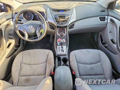 Zdjęcie 8 z 13 samochodu: 2013 HYUNDAI ELANTRA GLS VIN:KMHDH4AE9DU842387 - miniatura