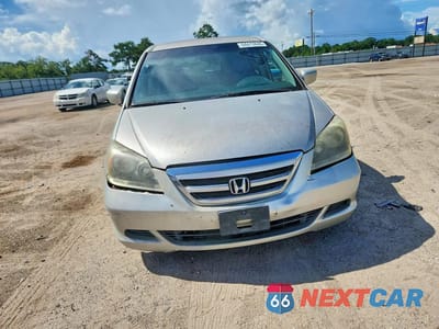Piąte zdjęcie samochodu w środku: 2006 HONDA ODYSSEY LX VIN:5FNRL38216B094647 - miniatura
