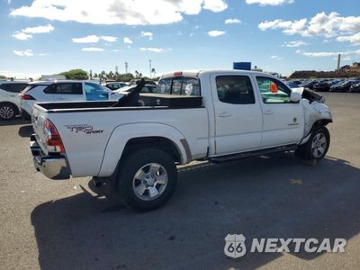 Trzecie zdjęcie samochodu z tyłu: 2011 TOYOTA TACOMA DOUBLE CAB PRERUNNER LONG BED VIN:3TMKU4HN7BM028818 - miniatura