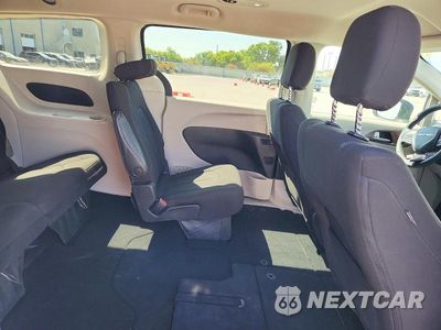 Zdjęcie 11 z 14 samochodu: 2023 CHRYSLER VOYAGER LX VIN:2C4RC1CG8PR567988 - miniatura