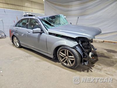Czwarte zdjęcie samochodu z boku: 2014 MERCEDES-BENZ C 300 4MATIC VIN:WDDGF8AB0EA945811 - miniatura