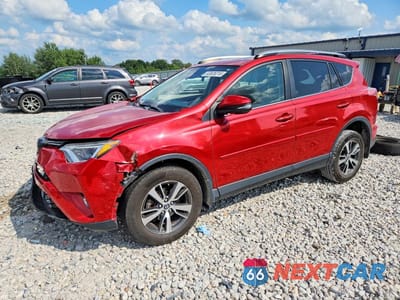 2017 TOYOTA RAV4 XLE JTMRFREV7HJ160526 - główne zdjęcie licytacji z USA - miniatura