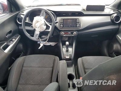 Zdjęcie 8 z 12 samochodu: 2019 NISSAN KICKS SV VIN:3N1CP5CU3KL502241 - miniatura