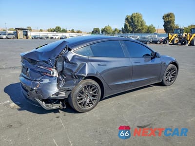 Trzecie zdjęcie samochodu z tyłu: 2025 TESLA MODEL 3 VIN:5YJ3E1EA0SF067790 - miniatura