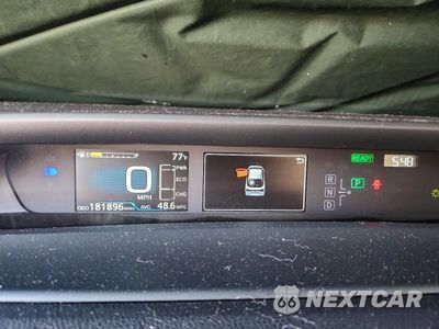 Zdjęcie 9 z 13 samochodu: 2019 TOYOTA PRIUS LE AWD-E VIN:JTDL9RFU6K3004170 - miniatura