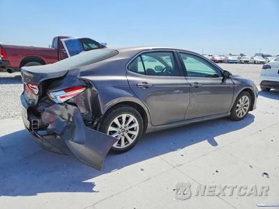 Trzecie zdjęcie samochodu z tyłu: 2019 TOYOTA CAMRY LE VIN:4T1B11HKXKU268871 - miniatura