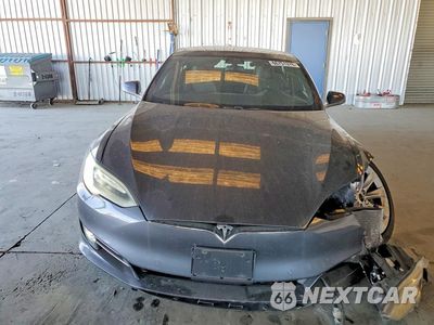 Piąte zdjęcie samochodu w środku: 2016 TESLA MODEL S VIN:5YJSA1E24GF168791 - miniatura