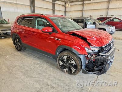 Czwarte zdjęcie samochodu z boku: 2024 VOLKSWAGEN TAOS SE VIN:3VVVX7B2XRM070867 - miniatura