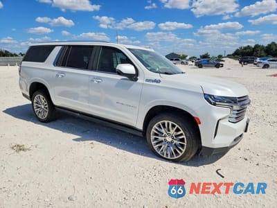 Czwarte zdjęcie samochodu z boku: 2024 CHEVROLET SUBURBAN K1500 HIGH COUNTRY VIN:1GNSKGKL9RR263767 - miniatura