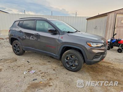 Czwarte zdjęcie samochodu z boku: 2024 JEEP COMPASS TRAILHAWK VIN:3C4NJDDN8RT596605 - miniatura