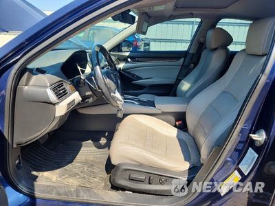 Zdjęcie 7 z 12 samochodu: 2018 HONDA ACCORD TOURING VIN:1HGCV2F93JA000393 - miniatura