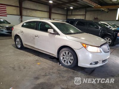Czwarte zdjęcie samochodu z boku: 2013 BUICK LACROSSE VIN:1G4GC5ER1DF123508 - miniatura