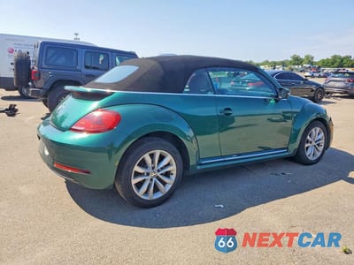 Trzecie zdjęcie samochodu z tyłu: 2017 VOLKSWAGEN BEETLE S/SE VIN:3VW517ATXHM819074 - miniatura