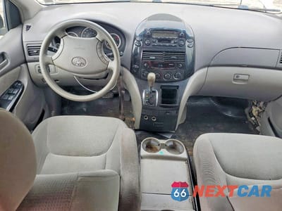 Zdjęcie 8 z 13 samochodu: 2005 TOYOTA SIENNA LE 7 PASSENGER VIN:5TDZA23C25S377178 - miniatura
