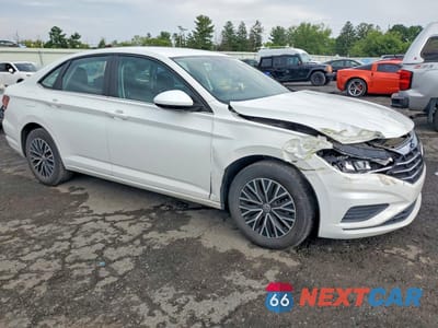 Czwarte zdjęcie samochodu z boku: 2021 VOLKSWAGEN JETTA S VIN:3VWC57BU5MM021398 - miniatura
