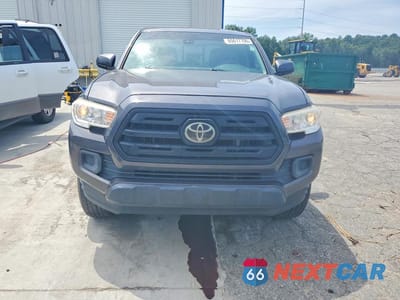 Piąte zdjęcie samochodu w środku: 2018 TOYOTA TACOMA SR VIN:5TFAX5GN0JX129864 - miniatura