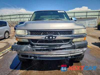 Piąte zdjęcie samochodu w środku: 2001 CHEVROLET SILVERADO K2500 HEAVY DUTY VIN:1GCHK29101E319388 - miniatura
