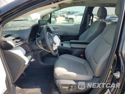 Zdjęcie 7 z 13 samochodu: 2025 TOYOTA SIENNA XLE 8-PASSENGER VIN:5TDYRKEC4SS244614 - miniatura