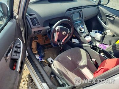 Zdjęcie 8 z 12 samochodu: 2010 TOYOTA PRIUS III VIN:JTDKN3DU1A1109653 - miniatura