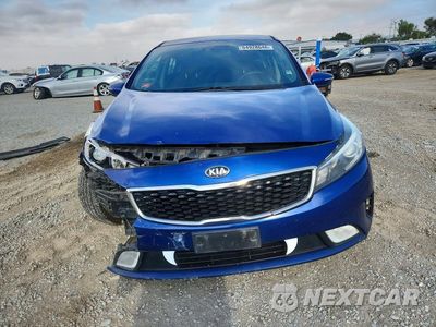 Piąte zdjęcie samochodu w środku: 2017 KIA FORTE S VIN:3KPFL4A79HE062388 - miniatura