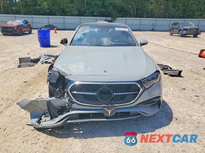 Piąte zdjęcie samochodu w środku: 2025 MERCEDES-BENZ E 350 4MATIC VIN:W1KLF4HB9SA117216 - miniatura