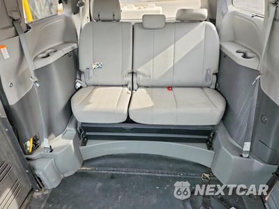 Zdjęcie 10 z 13 samochodu: 2018 TOYOTA SIENNA XLE 8-PASSENGER VIN:5TDYZ3DC8JS917314 - miniatura