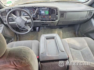 Zdjęcie 8 z 12 samochodu: 2005 CHEVROLET SILVERADO K2500 HEAVY DUTY VIN:1GCHK29U15E105512 - miniatura