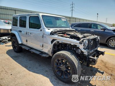 Czwarte zdjęcie samochodu z boku: 2024 JEEP WRANGLER SAHARA 4XE VIN:1C4RJXP63RW238474 - miniatura