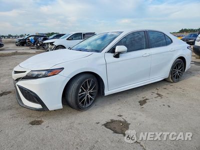 2024 TOYOTA CAMRY SE 4T1G11AK2RU877818 - główne zdjęcie licytacji z USA - miniatura