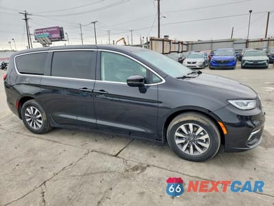 Czwarte zdjęcie samochodu z boku: 2023 CHRYSLER PACIFICA HYBRID TOURING L VIN:2C4RC1L75PR626219 - miniatura
